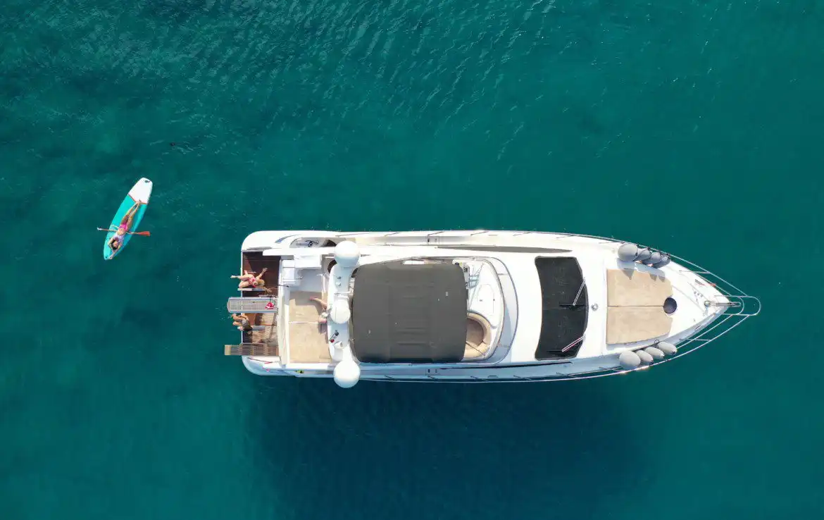 Kemer Yacht Rental 17m Azimut 50 Fly